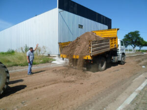 Nueva cuadra de cordón cuneta - Calle Tucumán entre Av. Centenario y San Martin