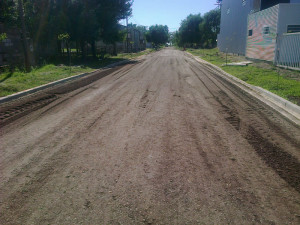 Nueva cuadra de cordón cuneta - Calle Tucumán entre Av. Centenario y San Martin