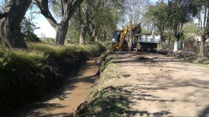 Limpieza cuneta 25 de Mayo (6)