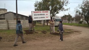 Colocación cartel transito pesado (1)