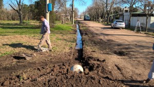 Colocación de alcantarilla Peru y Bustinza (7)