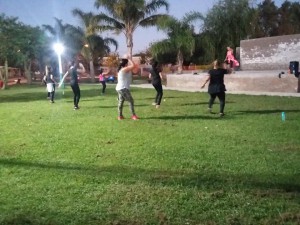 2º clase de zumba al aire libre (2)