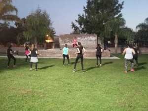 2º clase de zumba al aire libre (3)