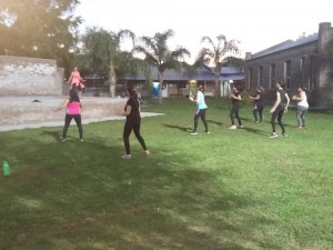 2º clase de zumba al aire libre (4)