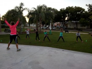 2º clase de zumba al aire libre (5)