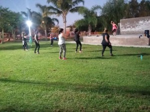 2º clase de zumba al aire libre (6)