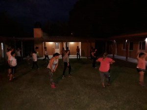 3º clase de zumba al aire libre (10)