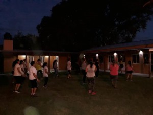 3º clase de zumba al aire libre (6)