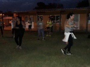 3º clase de zumba al aire libre (8)
