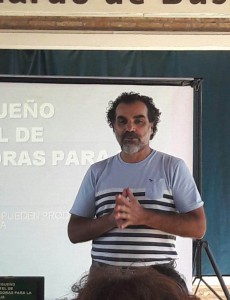 Charla sobre cria de aves (3)