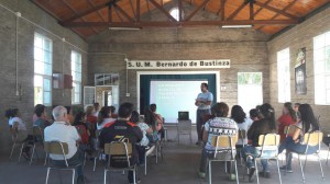 Charla sobre cria de aves (7)